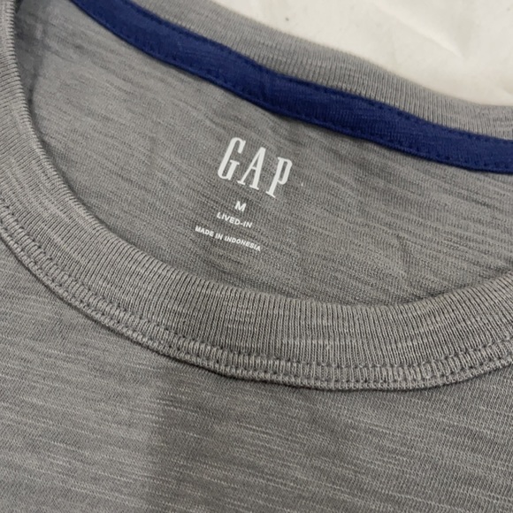 🔥LAST ONE🔥🔲GAP GRAY & BLACK T-SHIRT🔲 - Picture 2 of 7